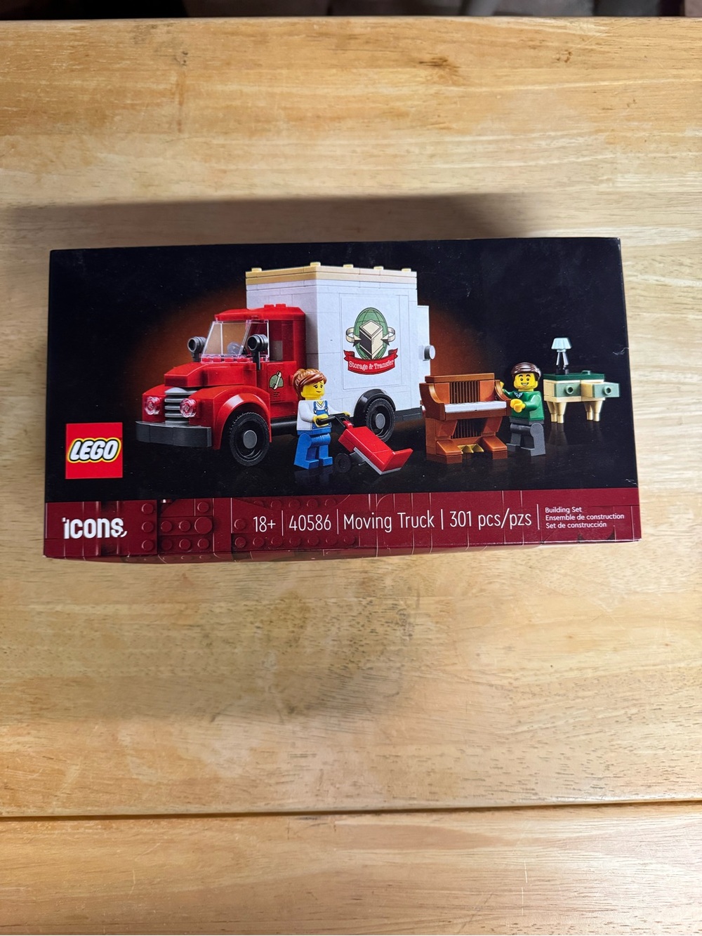 LEGO Icons Moving Truck Set - Picture 5 of 6